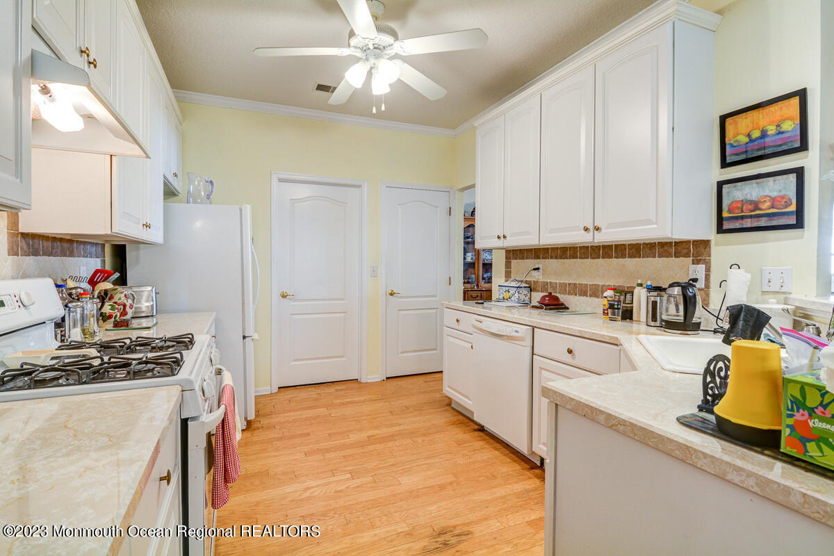 6 Silverside Road Lakewood, NJ 08701 - Photo 13 of 38 013 - Small