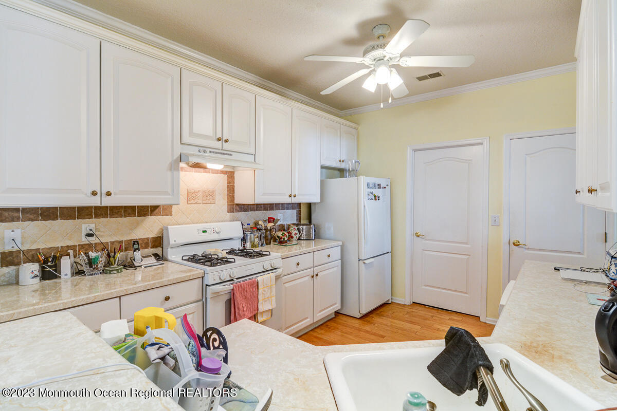 6 Silverside Road Lakewood, NJ 08701 - Photo 14 of 38 014 - Small