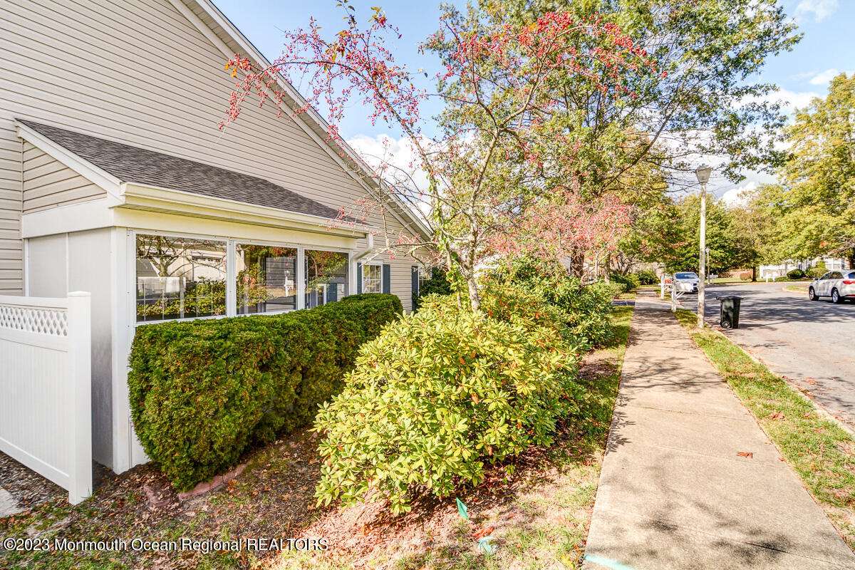 6 Silverside Road Lakewood, NJ 08701 - Photo 2 of 38 002 - Small (2)