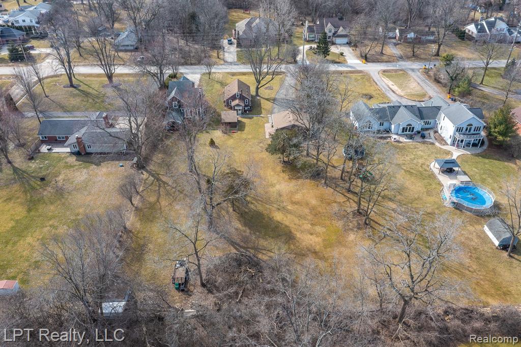 10440 Ruthmere Avenue Grosse Ile, MI 48138 - Photo 15 of 20 Gallery Image 15