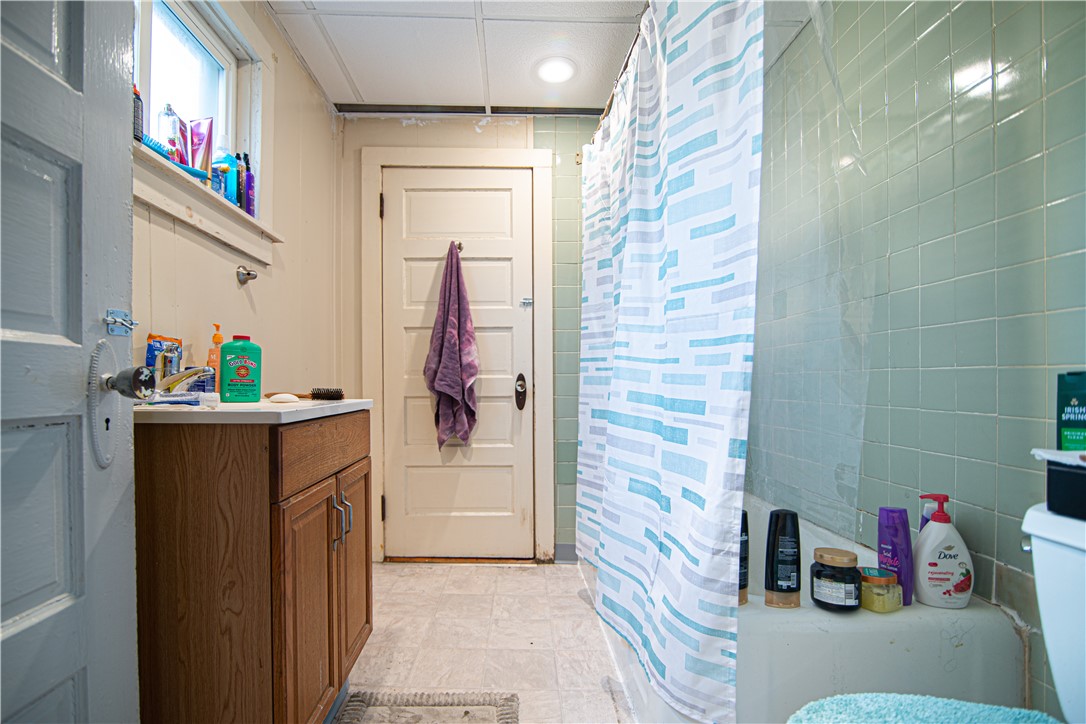 52 Scott Road Cumberland, RI 02864 - Photo 4 of 28 1st floor