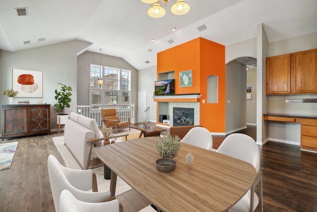 325 Sundown Court, Unit B Wauconda, IL 60084 - Photo 3 of 24