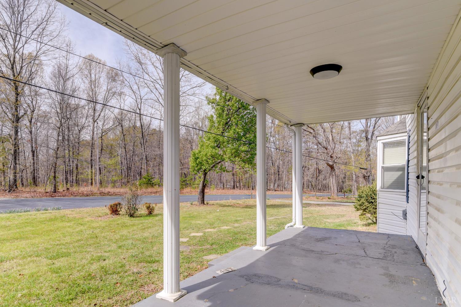 447 Toytown Road Amherst, VA 24521 - Photo 3 of 41