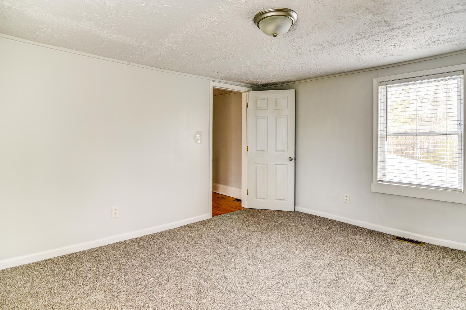 447 Toytown Road Amherst, VA 24521 - Photo 32 of 41