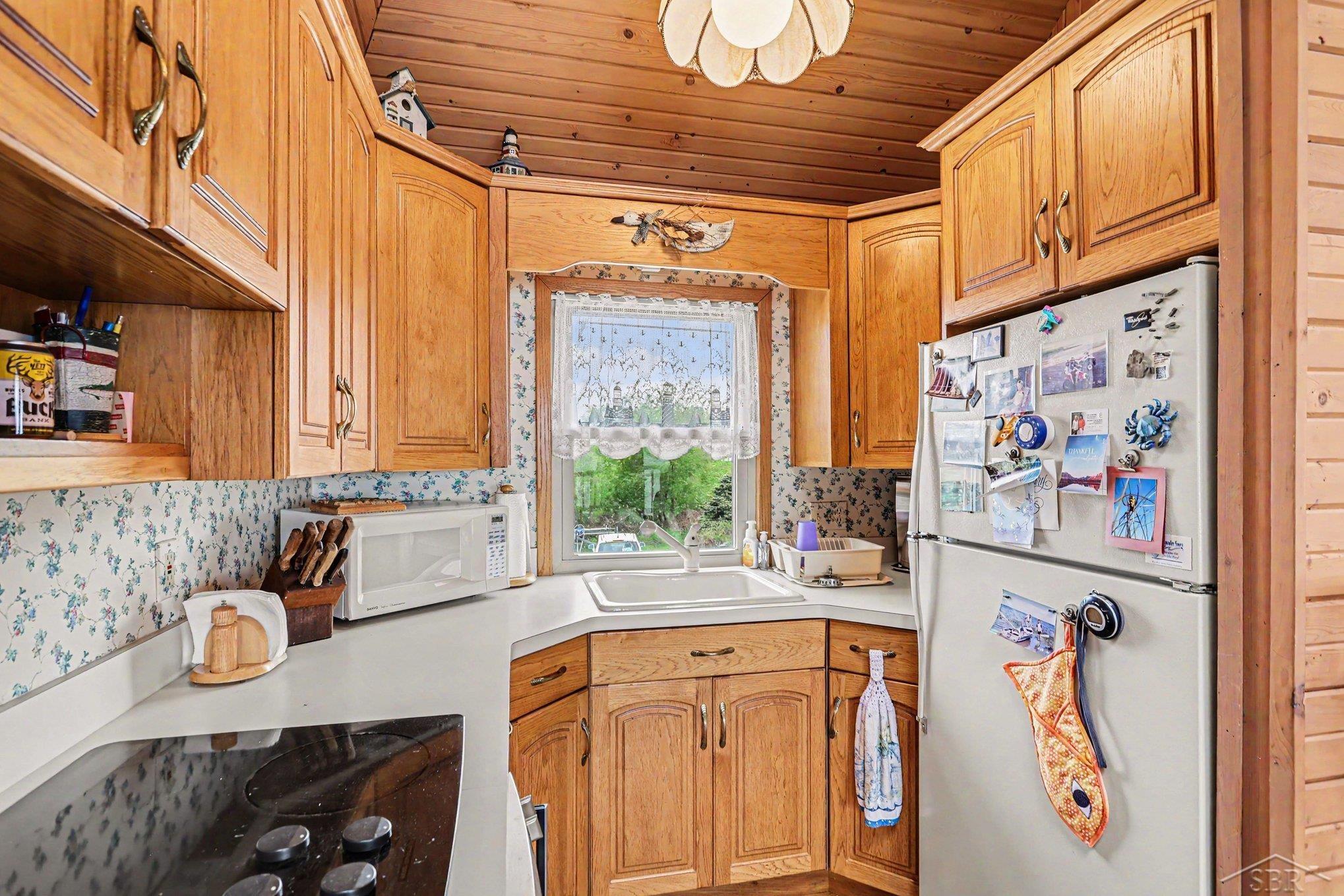 362 North Linwood Beach Road Linwood, MI 48634 - Photo 7 of 36