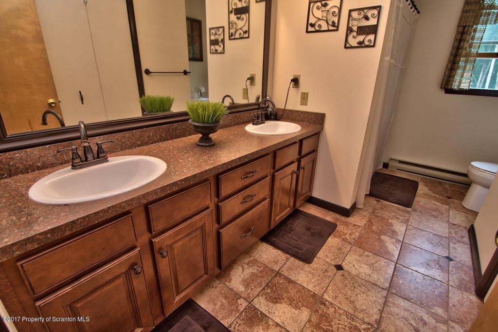 12 Brachy Road Moscow, PA 18444 - Photo 28 of 38 Gallery Image 28