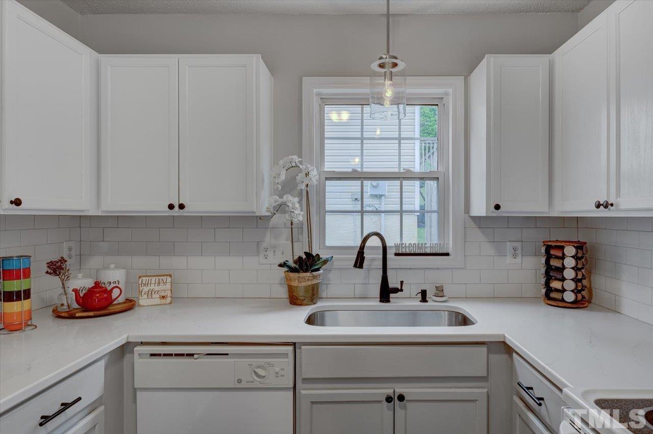 2425 Kingsboro Court Raleigh, NC 27610 - Photo 13 of 30 Gallery Image 13