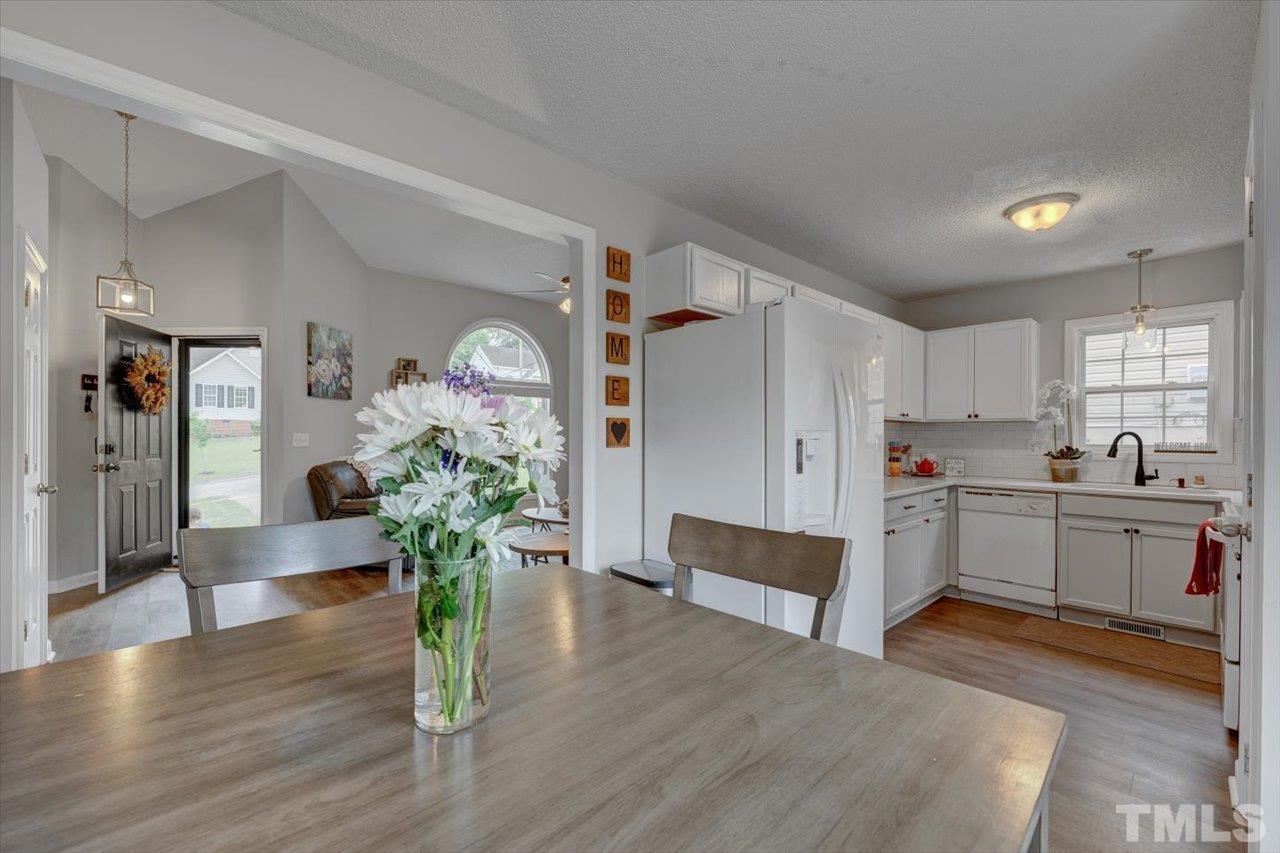 2425 Kingsboro Court Raleigh, NC 27610 - Photo 10 of 30 Gallery Image 10