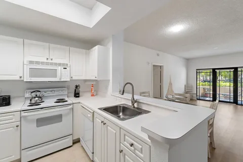 $320,000 | 2915 Tuscany Court, Unit 102, Palm Beach Gardens, FL 33410