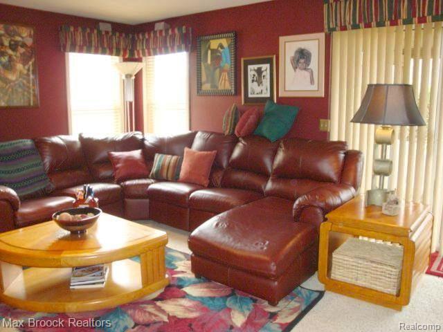 3090 Silverbrook Drive Rochester, MI 48306 - Photo 10 of 14 Family room leads to paver patio