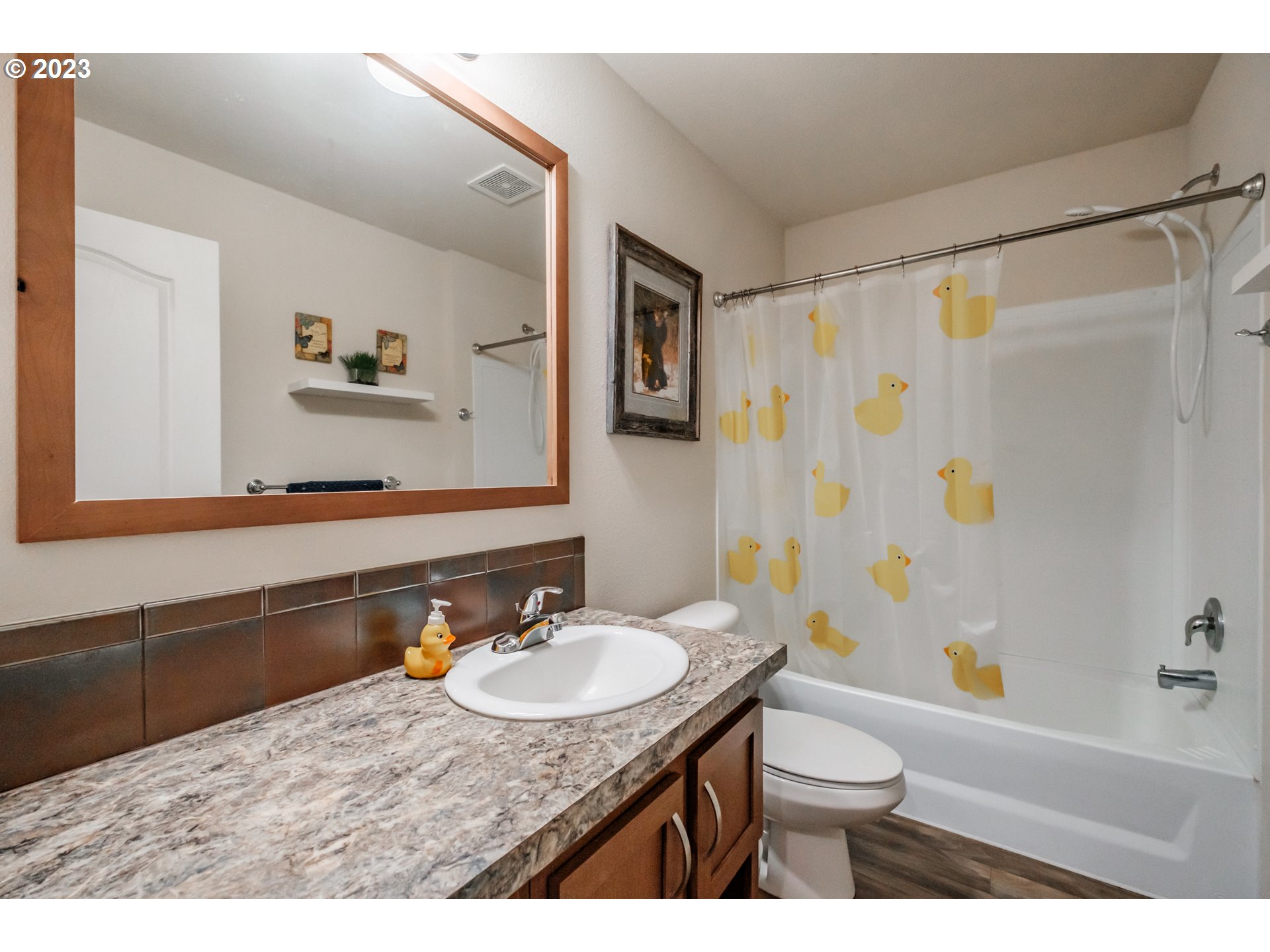 3557 Rainbow Loop, Unit 27 Hubbard, OR 97032 - Photo 16 of 31 Bathroom