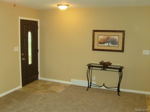 3587 Howland Road Almont, MI 48003 - Photo 13 of 25 Living Room2.JPG