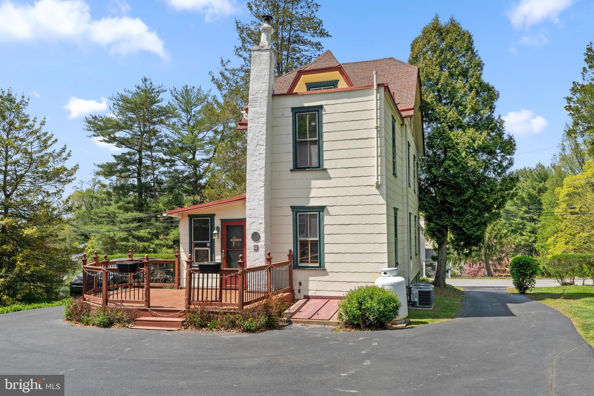 40 Barren Road Media, PA 19063 - Photo 8 of 30 a view of a house with backyard and plants