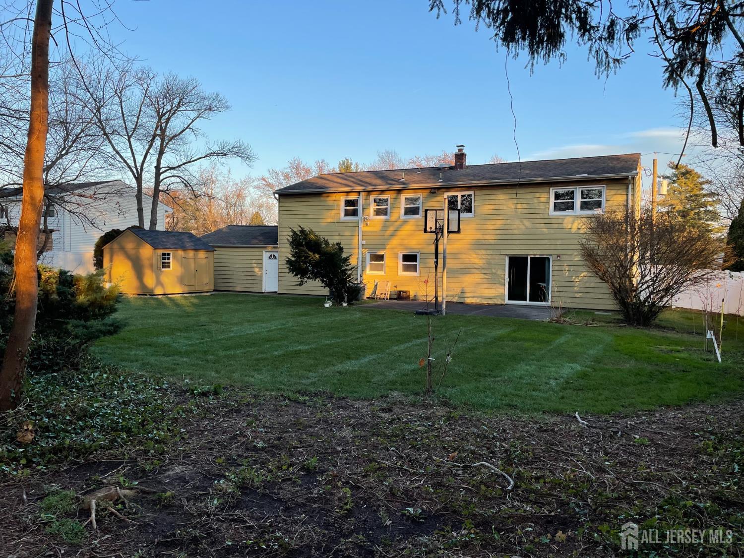 8 Vauxhall Road East Brunswick, NJ 08816 - Photo 2 of 5