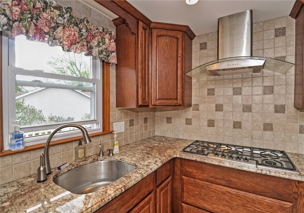 278 Bayberry Road Woonsocket, RI 02895 - Photo 7 of 39