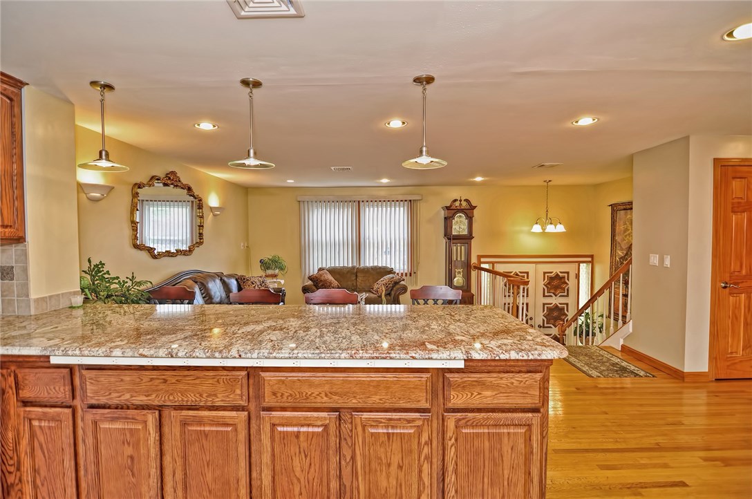 278 Bayberry Road Woonsocket, RI 02895 - Photo 9 of 39