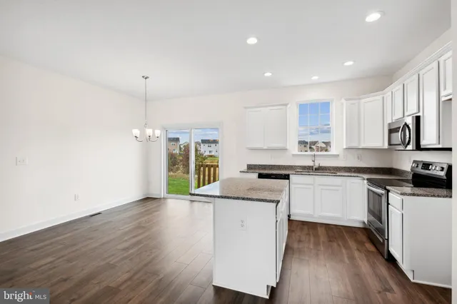 $294,460 | 3811 Castle Drive, Dover, PA 17315