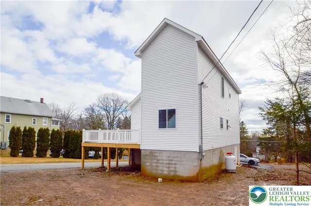 $2,500 | 2 Elm Street, Mount Pocono, PA 18344