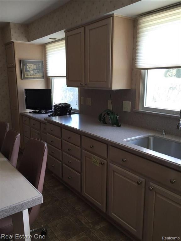 25302 Branchaster Road Farmington Hills, MI 48336 - Photo 28 of 62