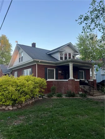 $175,000 | 117 South Hanover Street, Moweaqua, IL 62550