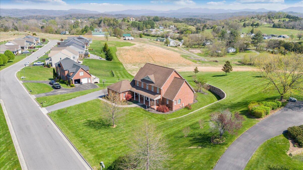 220 Settlers Road Fincastle, VA 24090 - Photo 5 of 106 220 Settlers Rd