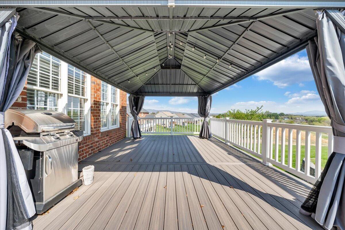 220 Settlers Road Fincastle, VA 24090 - Photo 85 of 106 a view of outdoor space with wooden floor
