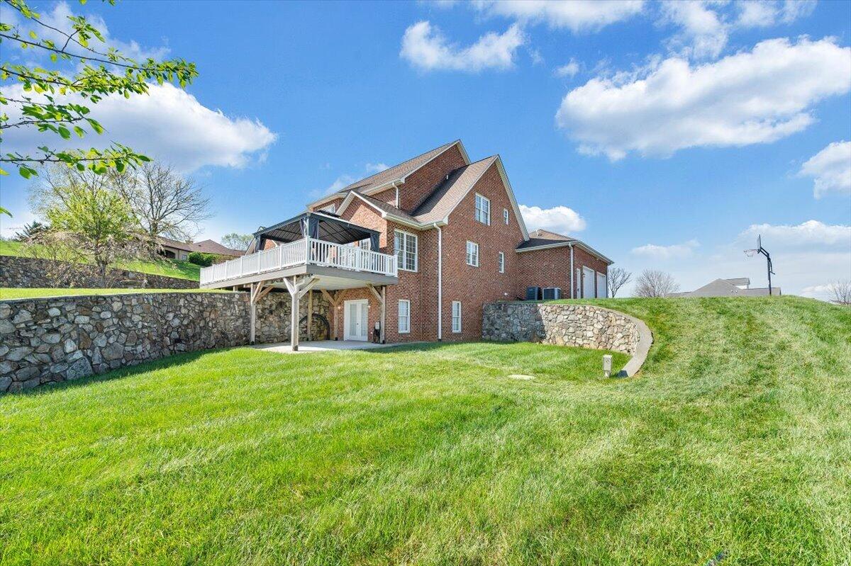 220 Settlers Road Fincastle, VA 24090 - Photo 90 of 106 a house view with a garden space