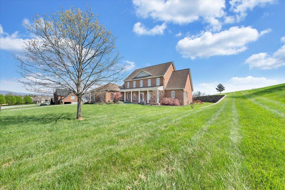220 Settlers Road Fincastle, VA 24090 - Photo 95 of 106 a view of a house with a yard
