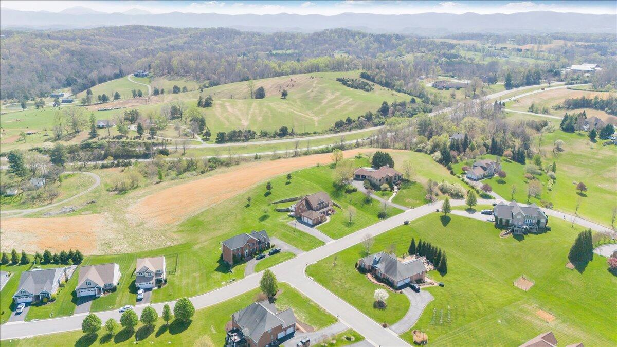 220 Settlers Road Fincastle, VA 24090 - Photo 99 of 106 097-DJI_20260404114707_0018_D