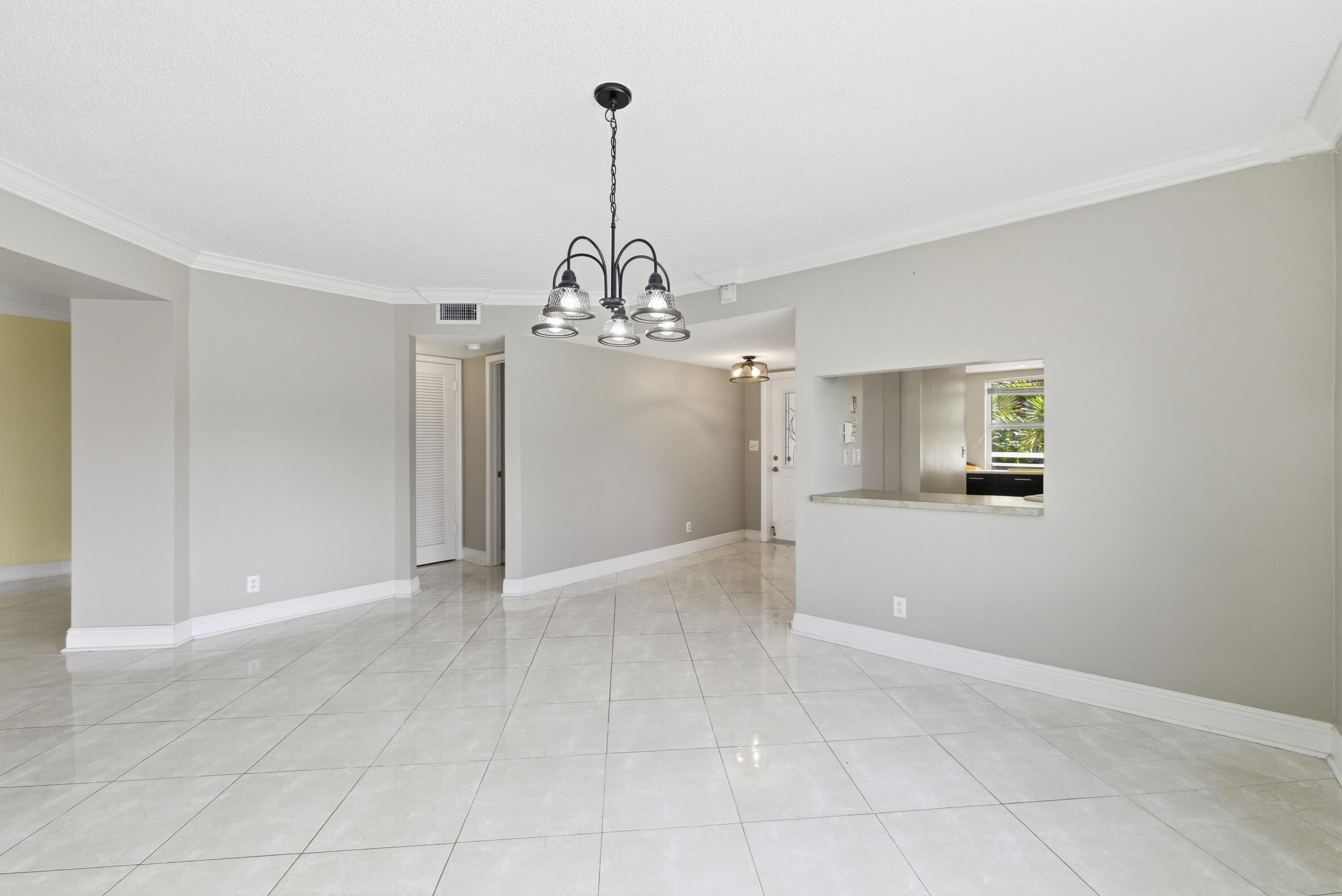 615 North Riverside Drive, Unit 301 Pompano Beach, FL 33062 - Photo 17 of 34 77_615_N_RIVERSIDE_DR_03112026_18PCT