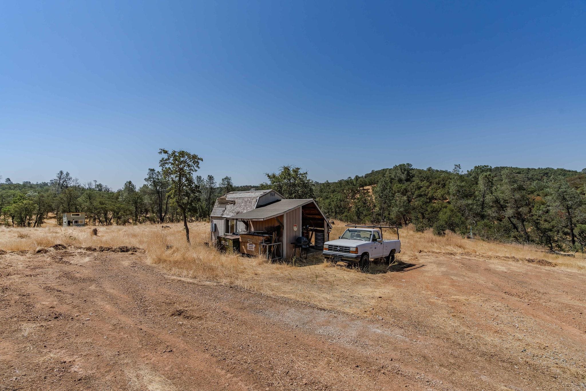 10660 Hogan Dam Road Farmington, CA 95230 - Photo 4 of 12