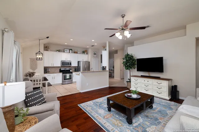 $339,900 | 5610 Thunder Oaks, San Antonio, TX 78261