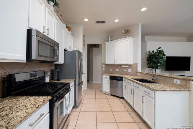 $339,900 | 5610 Thunder Oaks, San Antonio, TX 78261