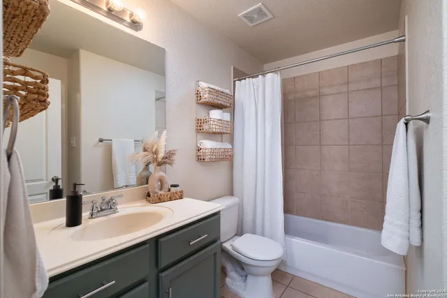 $339,900 | 5610 Thunder Oaks, San Antonio, TX 78261