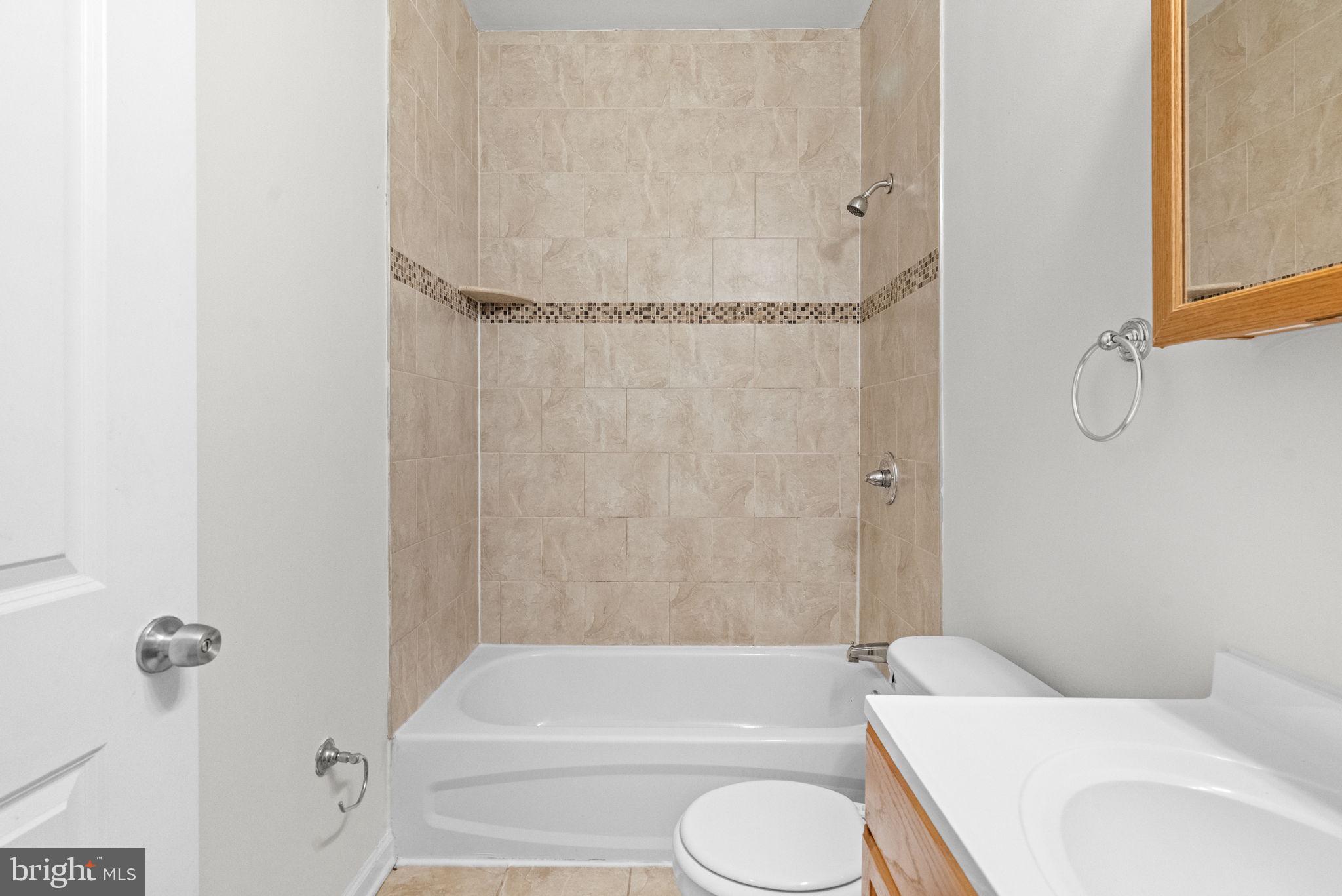 2106 North 17th Street Philadelphia, PA 19121 - Photo 7 of 84 a bathroom with a toilet and a bath tub
