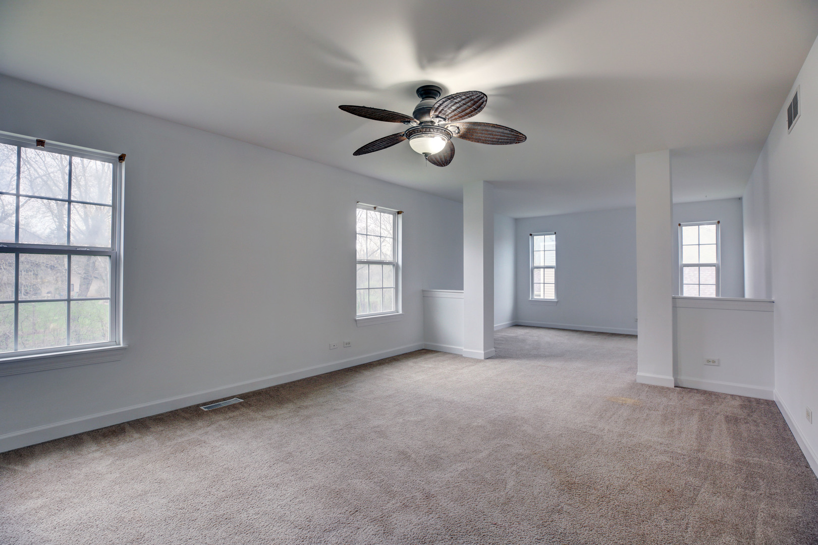 863 Oak Ridge Boulevard Elgin, IL 60120 - Photo 29 of 46 a view of an empty room with a window
