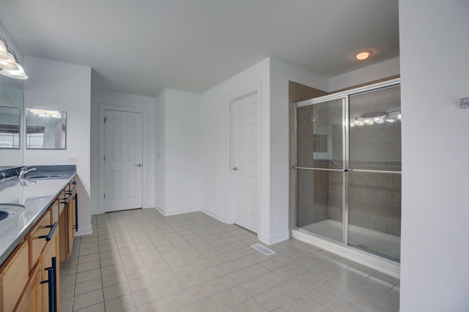 863 Oak Ridge Boulevard Elgin, IL 60120 - Photo 34 of 46 a view of a kitchen cabinets and a sink