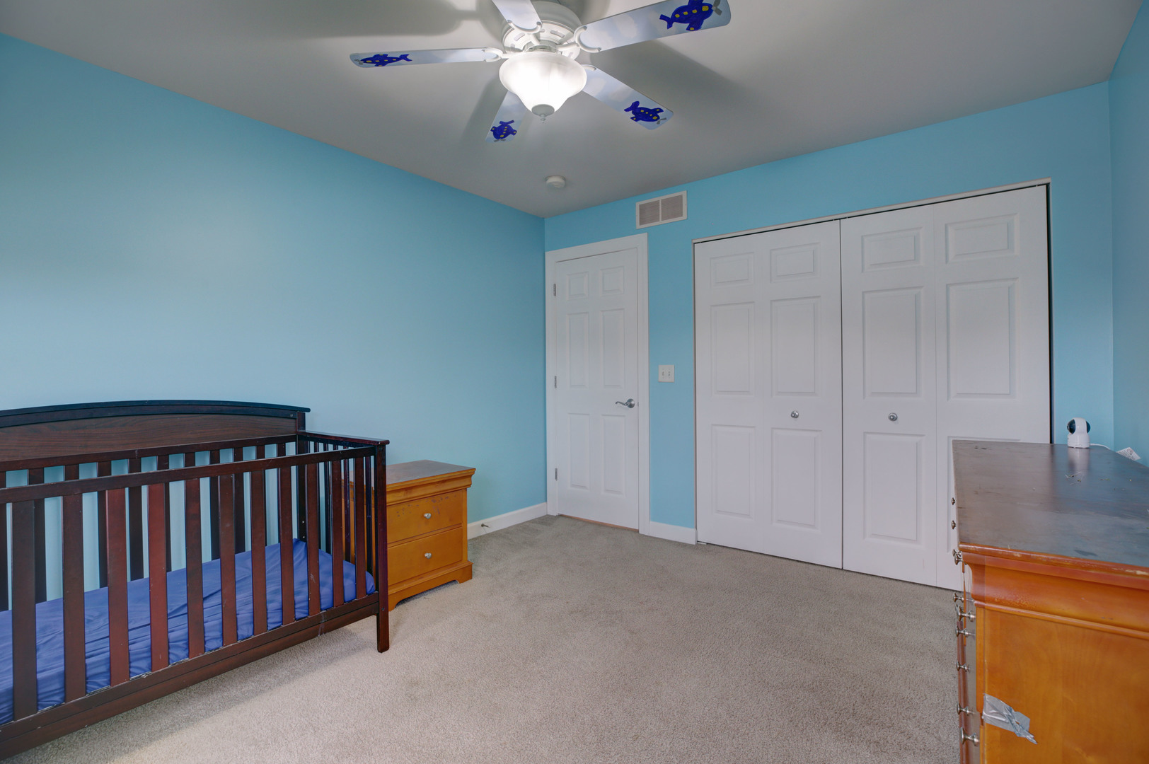 863 Oak Ridge Boulevard Elgin, IL 60120 - Photo 39 of 46 a view of empty room with a ceiling fan