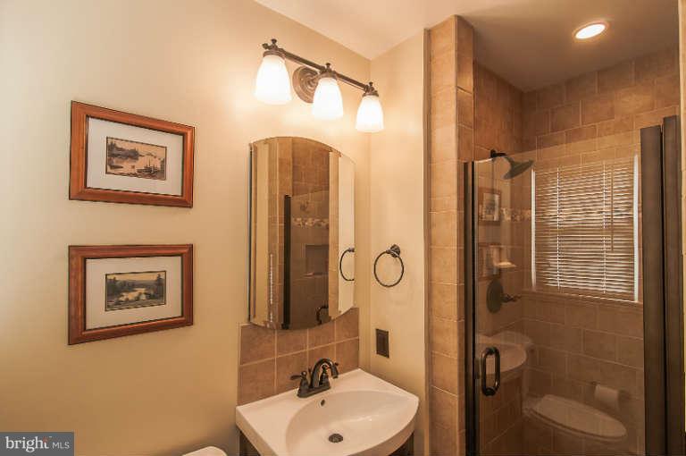 9101 Waycross Road Ellicott City, MD 21042 - Photo 16 of 30 Bath (Master)