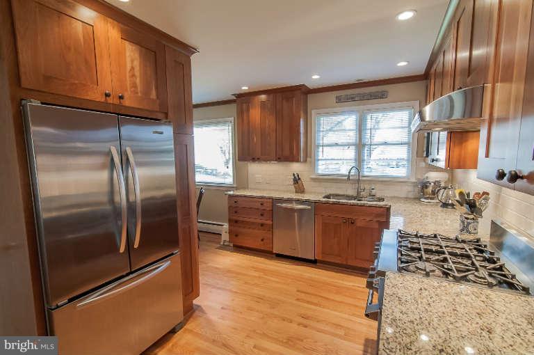 9101 Waycross Road Ellicott City, MD 21042 - Photo 3 of 30 Kitchen