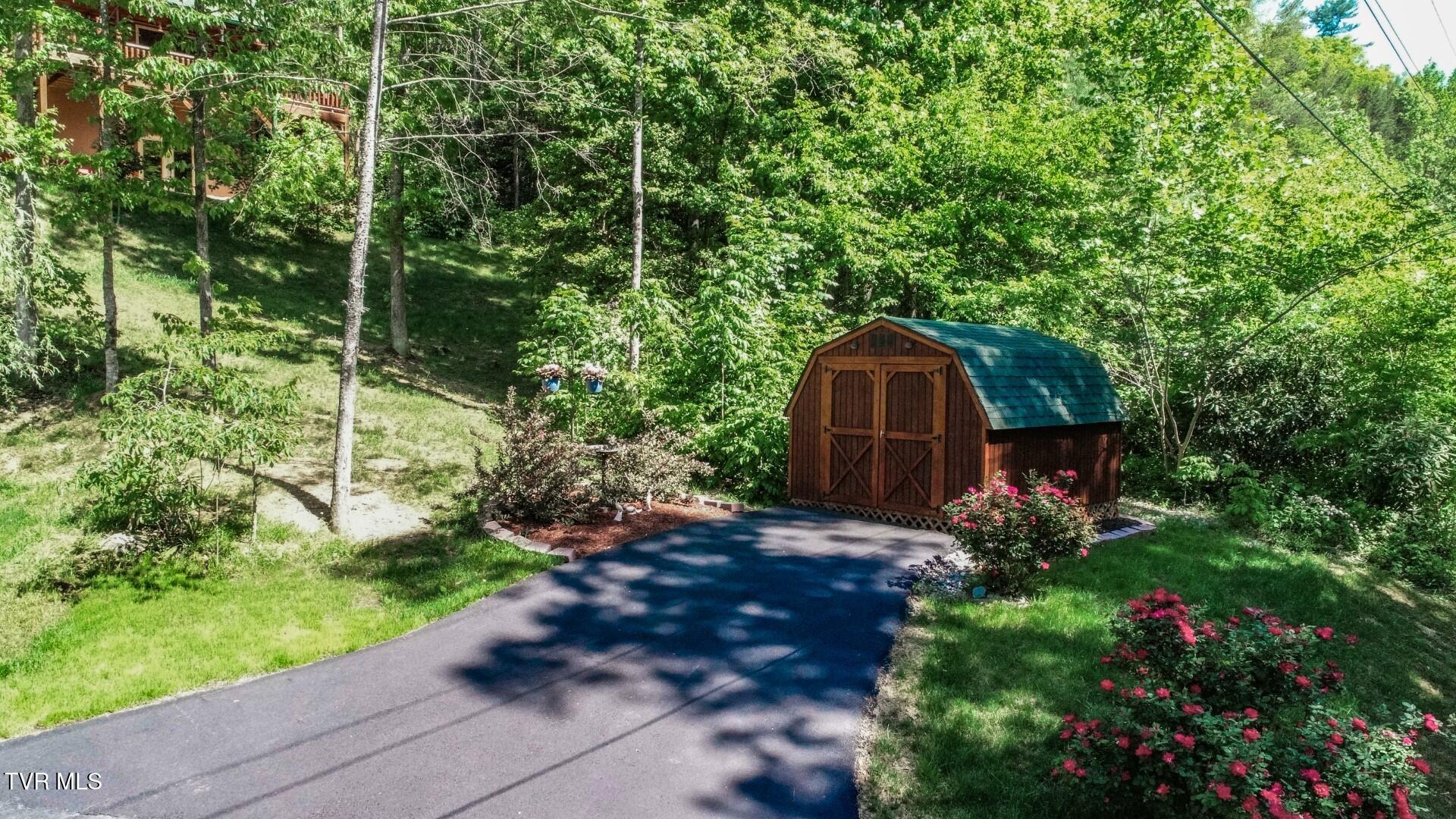 718 Rocky Flats Road Cosby, TN 37722 - Photo 38 of 45 33