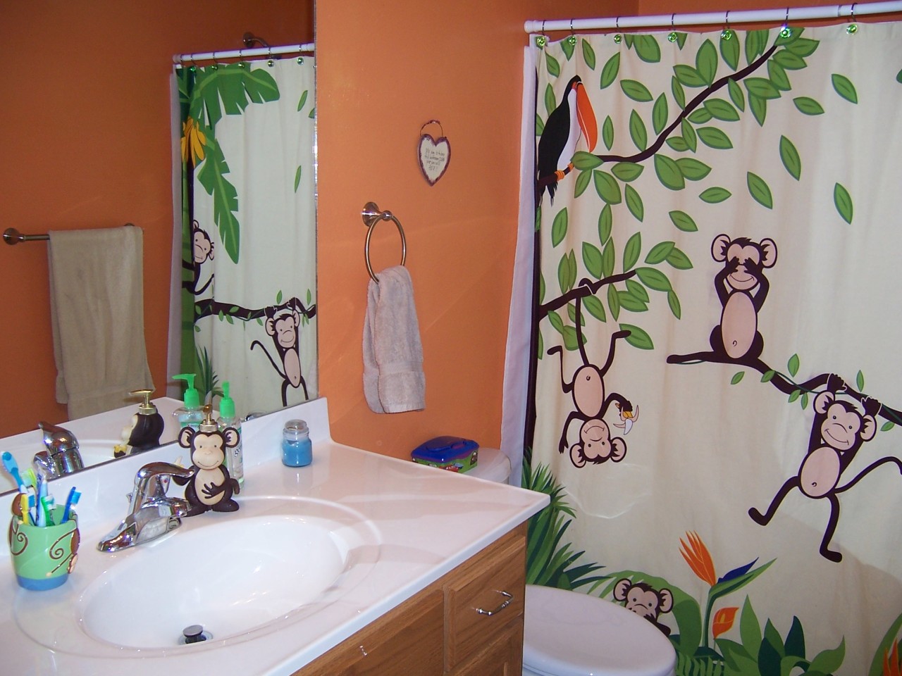 118 Stayman Road Roanoke, VA 24019 - Photo 19 of 26 Main hall bath