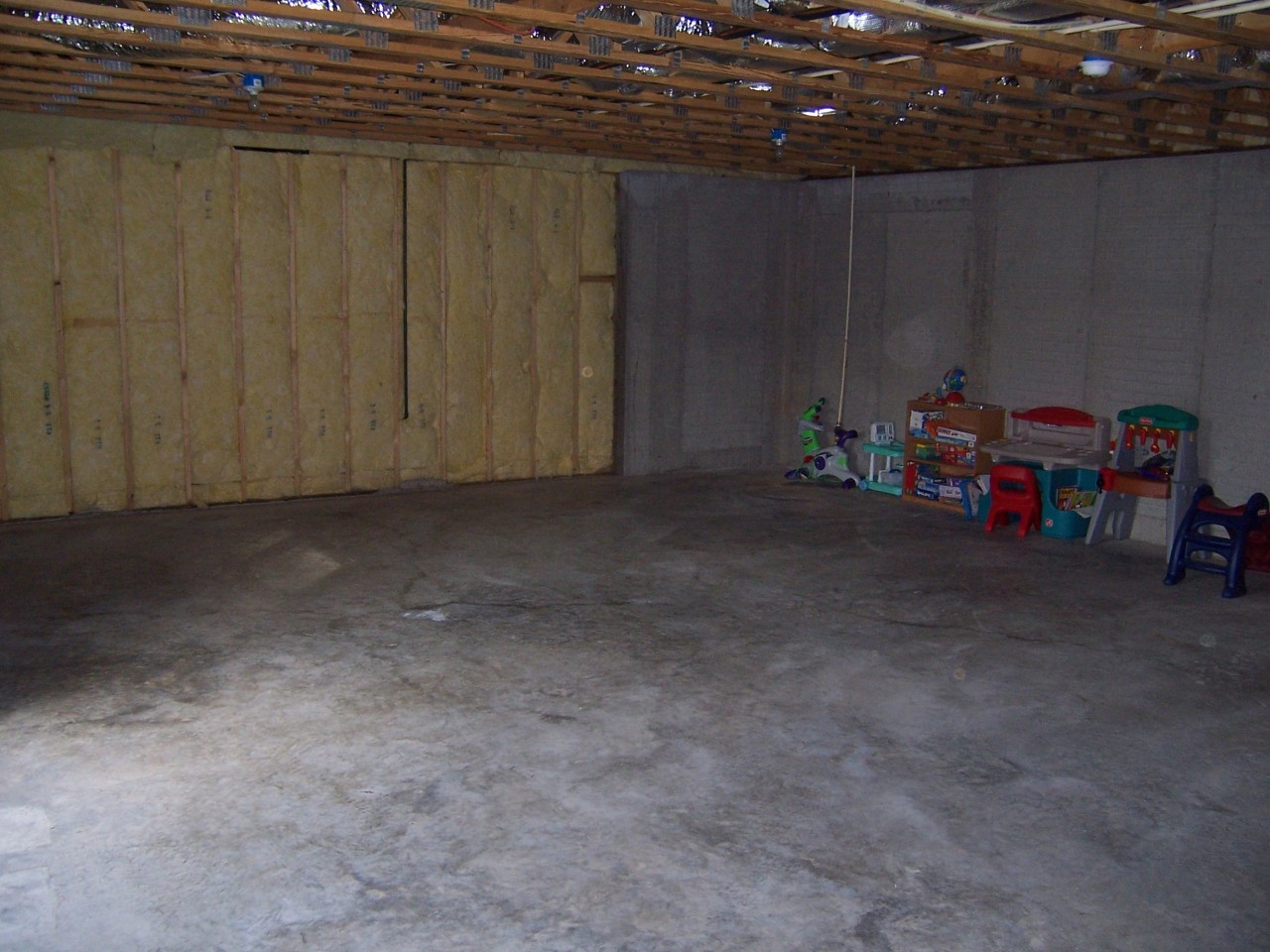 118 Stayman Road Roanoke, VA 24019 - Photo 22 of 26 Unfinished Basement with 1600+ sq ft-