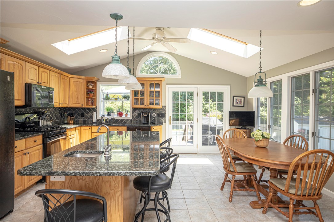 31 Pontiac Road Walpole, MA 02081 - Photo 15 of 50 Gallery Image 15