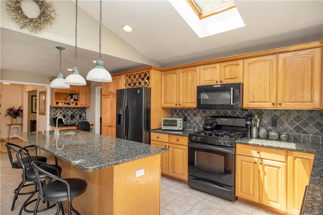 31 Pontiac Road Walpole, MA 02081 - Photo 17 of 50 Gallery Image 17