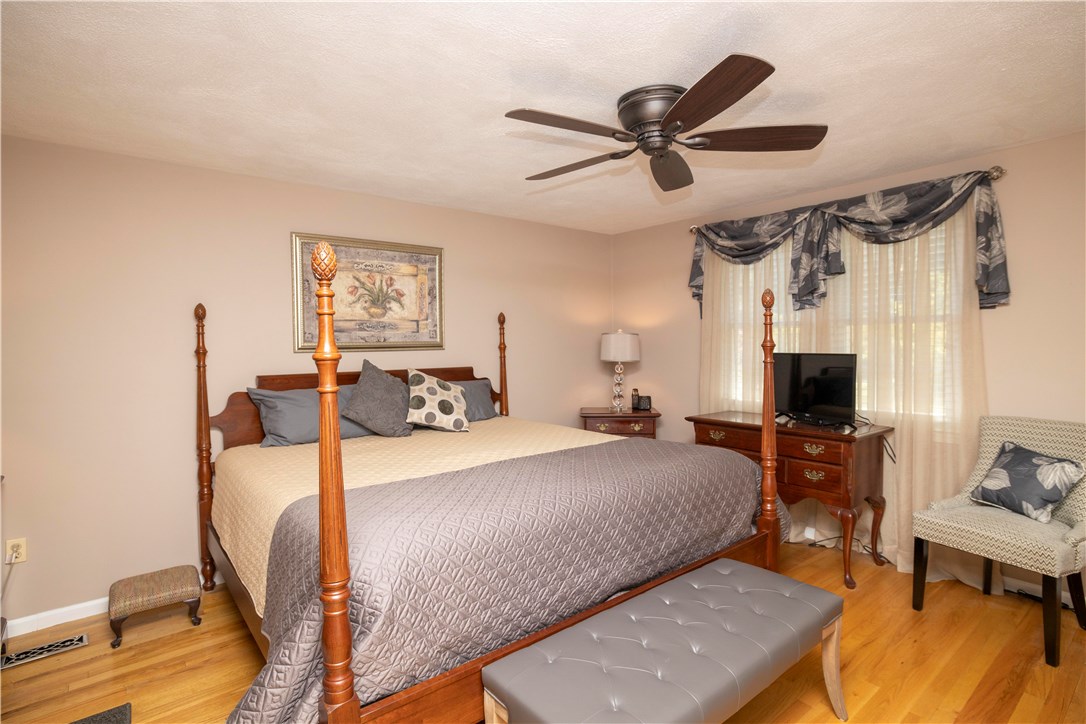 31 Pontiac Road Walpole, MA 02081 - Photo 37 of 50 Gallery Image 37