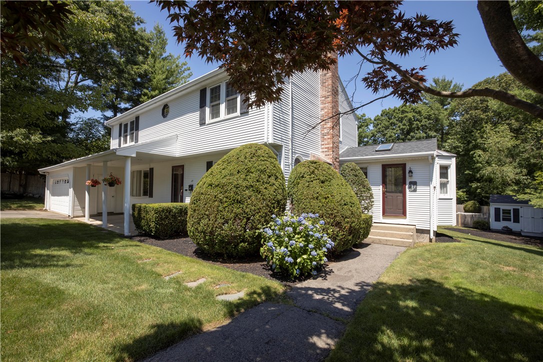 31 Pontiac Road Walpole, MA 02081 - Photo 4 of 50 Gallery Image 4