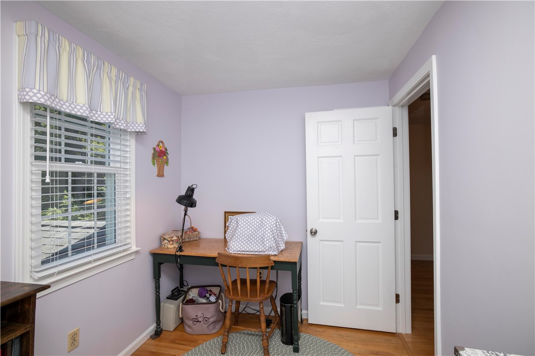 31 Pontiac Road Walpole, MA 02081 - Photo 43 of 50 Gallery Image 43