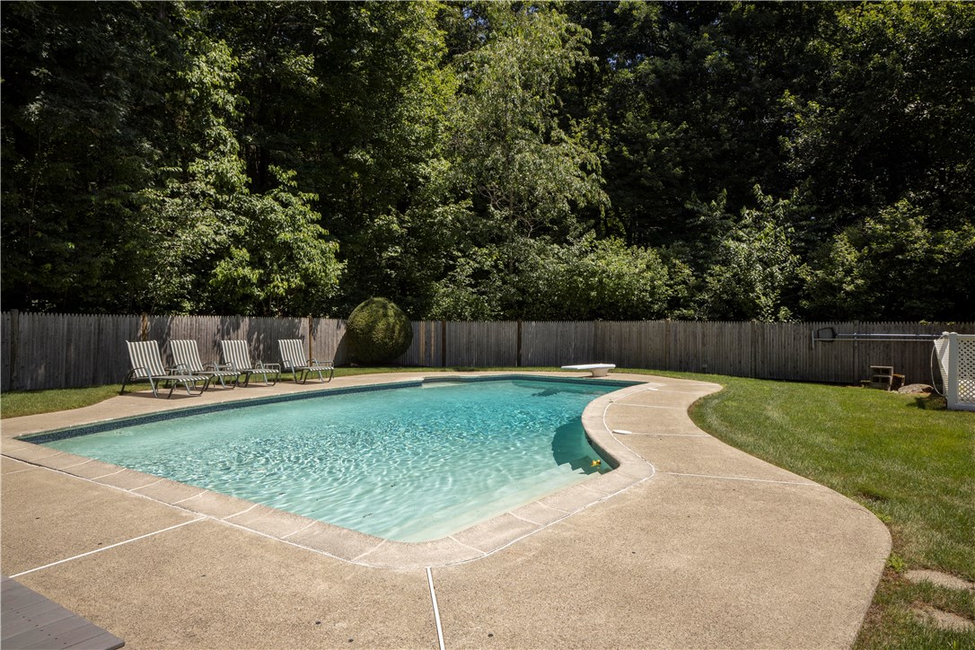 31 Pontiac Road Walpole, MA 02081 - Photo 8 of 50 Gallery Image 8