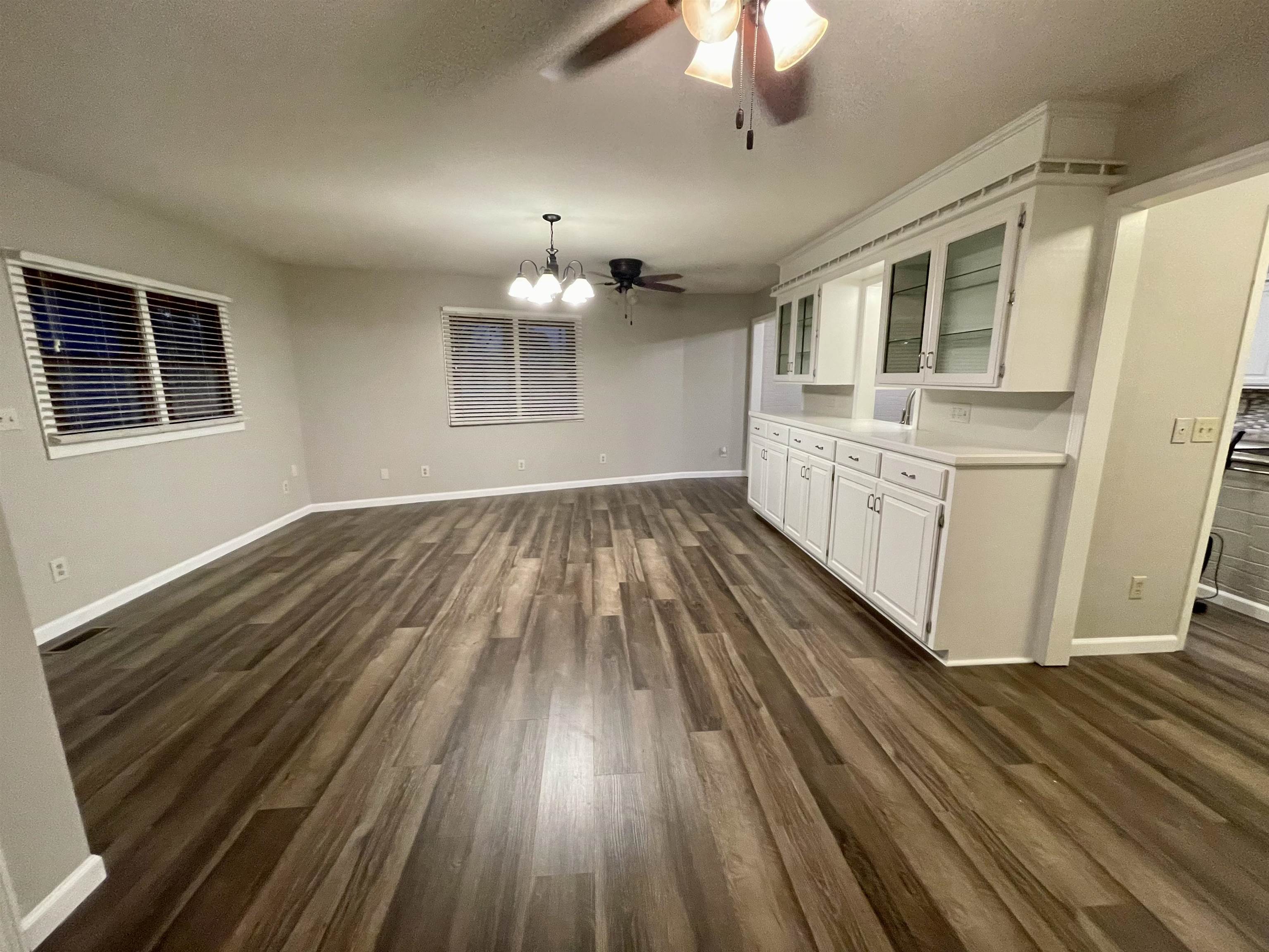 219 North McComas Street Wichita, KS 67203 - Photo 11 of 31